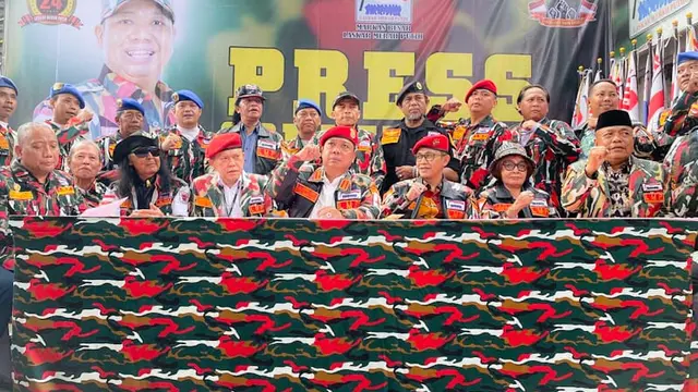 Ketua Umum Laskar Merah Putih H.M. Arsyad Cannu menggelar aksi solidaritas untuk korban kebakaran Pertokoan Glodok, Jakarta Barat. (Istimewa)