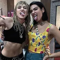 Baru rilis, video musik Miley Cyrus dan Dua Lipa kena tudingan penjiplakan.
