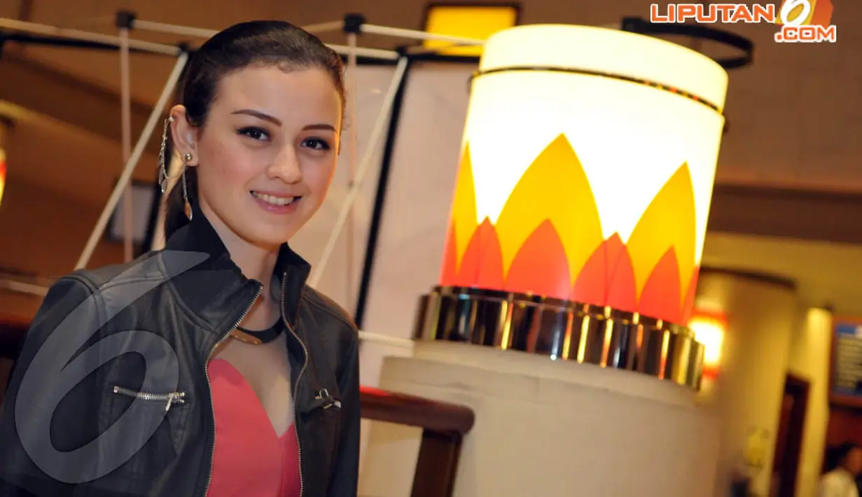 Ditemui di Ex Plaza, Jakarta, Rabu (16/4/14), Kimberly Ryder curhat soal masalah penampilannya (Liputan6.com/Panji Diksana)