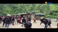 Dalam proses evakuasi, nampak sebagian besar sandera KKB merupakan warga pendatang dan terdapat anak-anak serta bayi.
