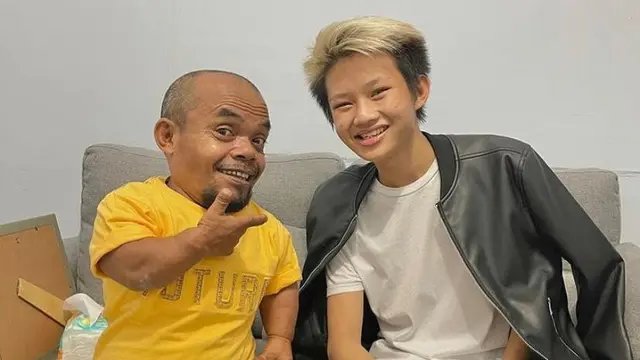 Gilbert Novochi dan Ucok Baba