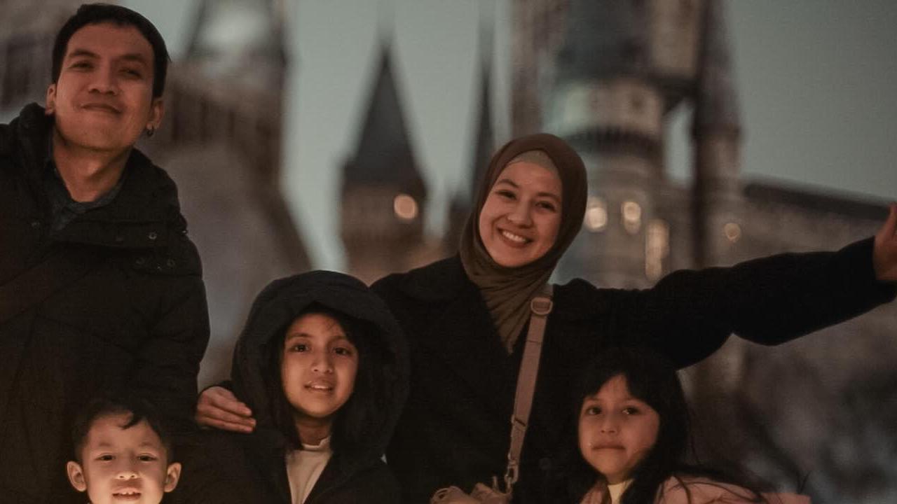 Potret Artis Tetap Kompak Demi Anak Meski Sudah Bercerai, Ada Gading-Gisel dan Desta-Natasha Rizky