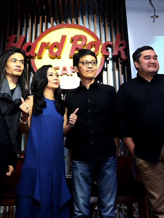 Chandra, perwakilan penyelenggara dari 26 Gemilang, mengaku tidak mudah untuk bisa menghadirkan Sheila Majid ke Tanah Air. (Andy Masela/Bintang.com)