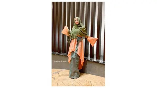 7 Potret Dewi Perssik saat Pakai Hijab, Tuai Pujian