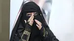 Umi Pipik berpose mengenakan baju gamis dan bercadar hitam saat menghadiri pemutaran film Surga Pun Ikut Menangis di Pondok Indah Mall, Jakarta (24/10). Film tersebut menjadi film terakhir Umi Pipik yang dibintaginya. (Liputan6.com/Herman Zakharia)