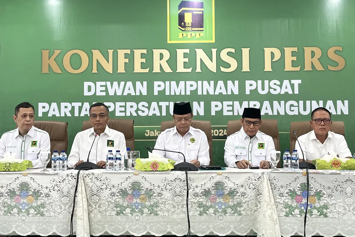 Plt Ketua Umum Partai Persatuan Pembangunan (PPP) Mardiono, mengaku kecewa dengan keputusan Mahkamah Konstitusi (MK) yang menolak permohonan perselisihan hasil pemilihan umum (PHPU) atau sengketa Pileg 2024 yang diajukan PPP.