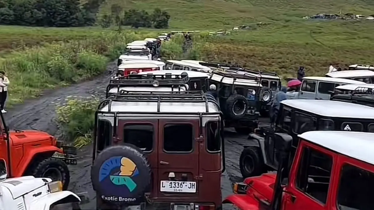 Kondisi Gunung Bromo saat Long Weekend @bromo.sewajip