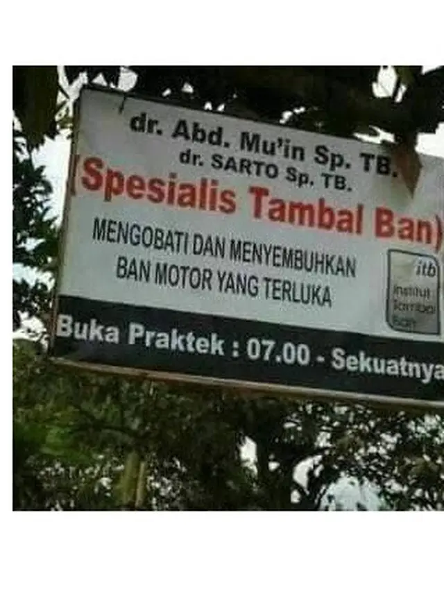 6 Spanduk 'Dokter Spesialis' Ini Kreatif Banget, Pembeli Senyum Nyengir