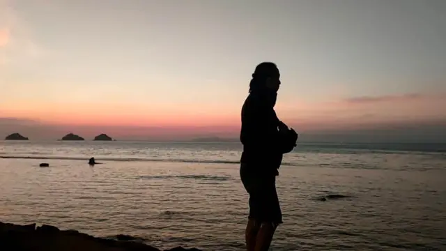 Serunya Liburan Akhir Tahun Keluarga di Lampung, Indahnya Sunset Pantai Hingga Menu Ikan Laut Segar