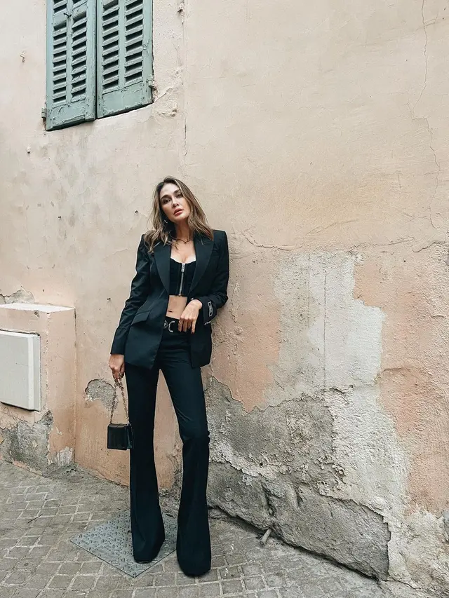 OOTD artis pakai blazer