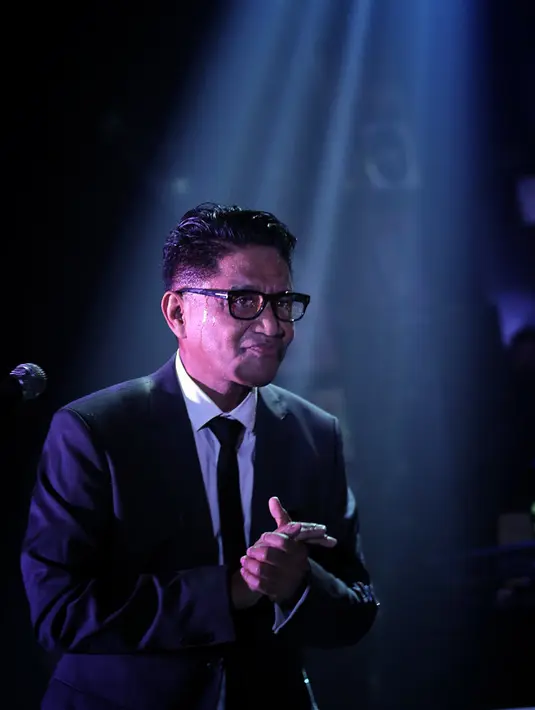 “Untuk penyanyi ceweknya saya bocorin dua dahulu, pertama Mayangsari, kedua Rafika Duri. Untuk yang lainnya penyanyi muda, dan itu masih rahasia,” kata pelantun Bidadari itu. (Deki Prayoga/Bintang.com)