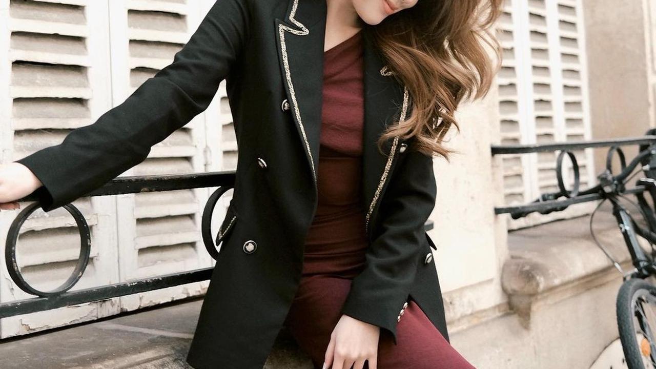 Blazer Jadi Andalan Agatha Chelsea, Nggak Kalah Keren dari Seleb Luar Negeri!