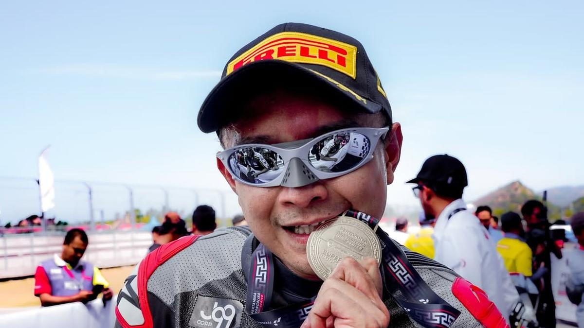Juragan 99 Respons Dimas Ekky Pratama Raih Podium 2 di Mandalika Racing Series 2025, Apa Katanya?