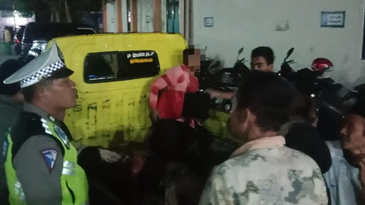 Kecelakaan truk engkel terguling di Kebumen tewaskan 5 orang dan 19 lainnya luka-luka. (Foto: Liputan6.com/Polres Kebumen)