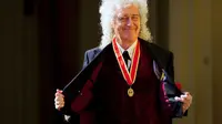 Brian May Gitaris Queen Dapat Gelar Kebangsawanan dari Raja Charles III,