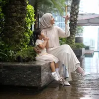 Membangun hubungan ibu dan anak./copyright fimela/adrian putra