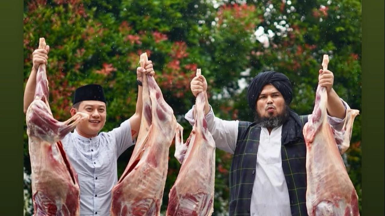 Unggahan Bobon Santoso dengan Ustaz Derry Sulaiman Picu Spekulasi: "Biarkan Jadi Urusanku dengan Allah"