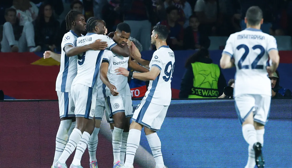 Hasil imbang 3-3 ini membuat duel leg kedua pekan depan di Giuseppe Meazza bakal lebih sengit dan jadi penentu tim lolos ke final. (AP Photo/Joan Monfort)