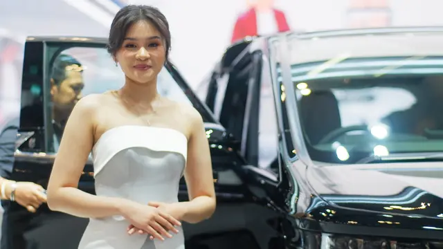 Kumpulan Potret SPG Cantik yang Mewarnai GIIAS 2023 (Amal/Liputan6.com)