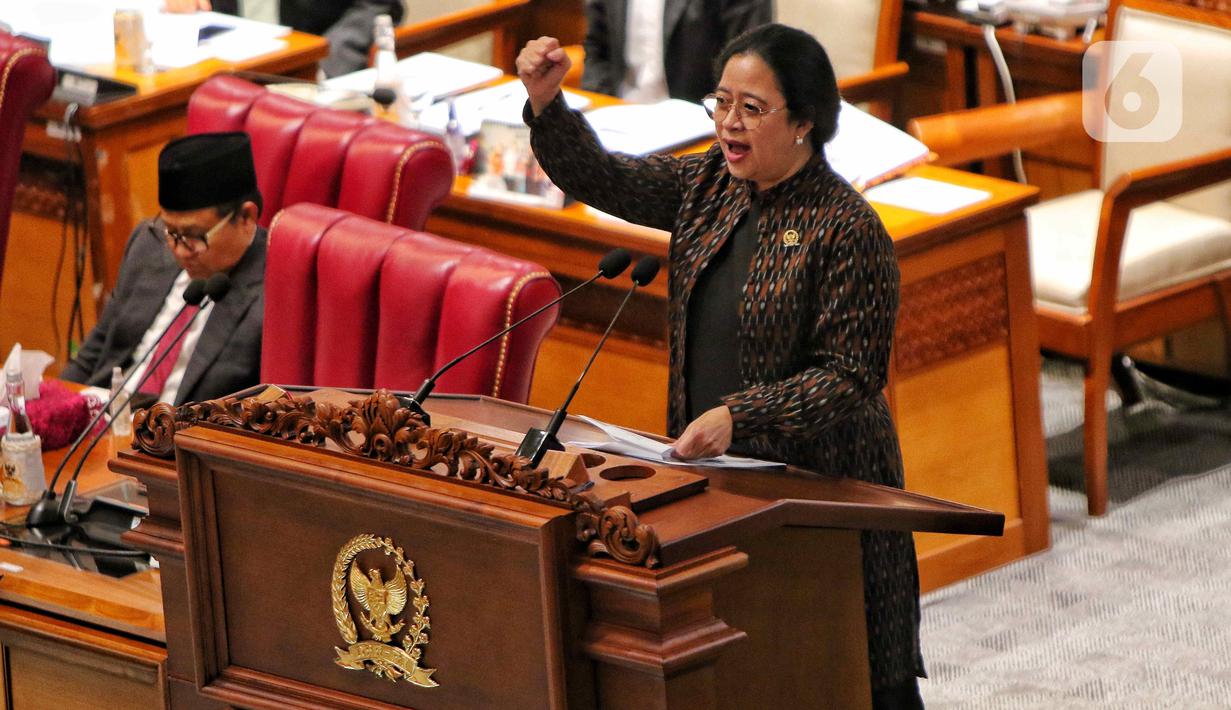 Ketua DPR RI Puan Maharani saat memberikan pidato dalam rapat paripurna DPR ke-4 masa persidangan I tahun 2022-2023 di kompleks Parlemen, Senayan, Jakarta, Selasa (6/9/2022). Rapat paripurna tersebut beragendakan pengambilan keputusan atas RUU tentang Pertanggungjawaban atas Pelaksanaan APBN TA 2021. (Liputan6.com/Angga Yuniar)