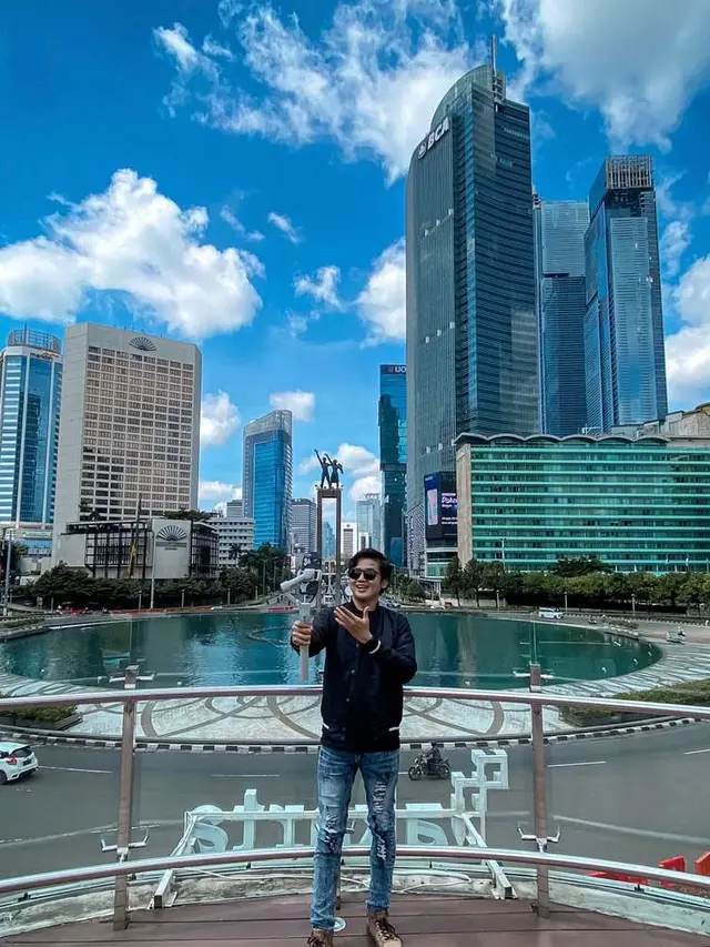 Cerita Oki Setiandi, Mantan Buruh yang Sukses Menjadi Influencer - On ...