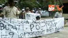 Warga mengetahui aktivitas penambangan di galian C di Kelurahan Andreapi, Polman, Sulbar, merusak lingkungan. Namun mereka kesulitan mendapatkan pekerjaan lain. 