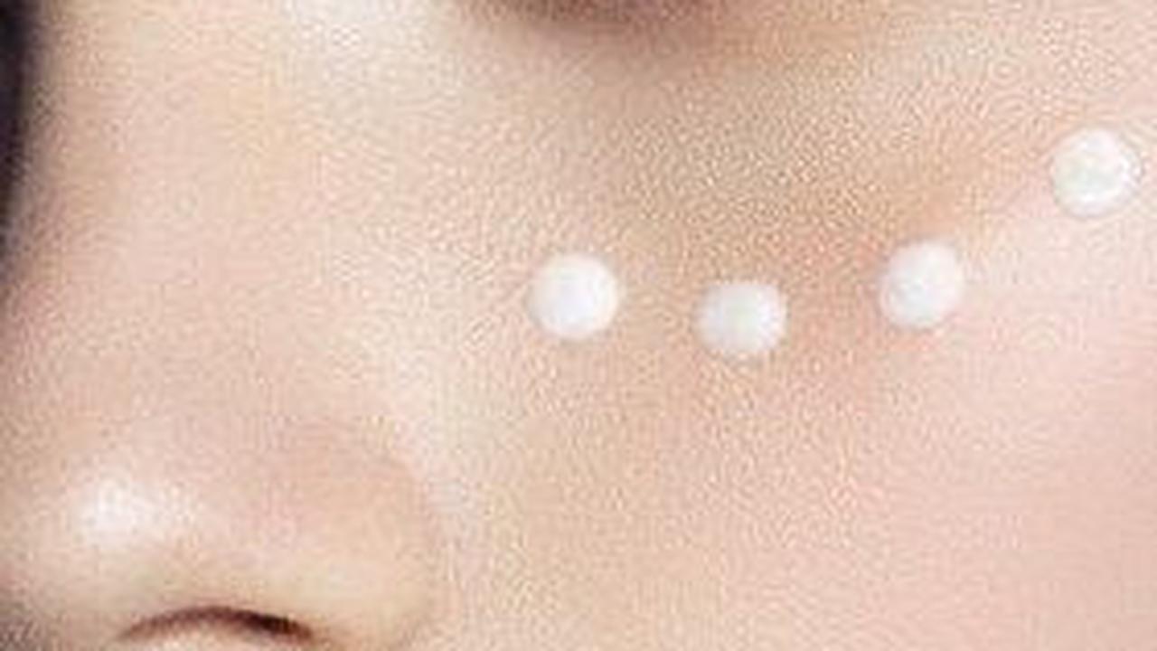 <b>Pilih Eye Cream dengan Aplikator&nbsp;</b>