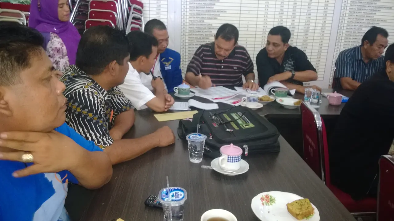 Video Beberapa Kantor KPU Dikepung Pendemo