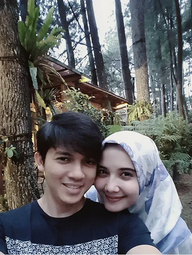Zaskia Sungkar dan Irwansyah. (Instagram @zaskiasungkar15)