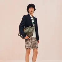 Di tangan Pharrell Williams, Men’s Creative Director Louis Vuitton, taman ikonik ini menjadi panggung utama untuk merayakan keberagaman manusia, gaya hidup urban, serta energi musim panas yang membentuk cara berpakaian pria masa kini. [Dok/Louis Vuitton].