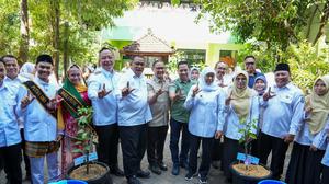 Menteri LH Sebut Jatim Peringkat 1 Nasional Kelola Lingkungan dan Sampah