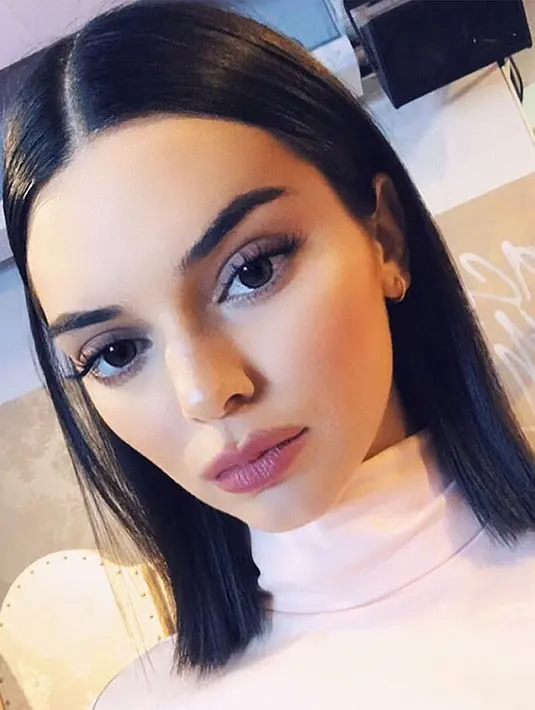 Dibilang paling bebas operasi plastik, Kendall Jenner ternyata ikutan melakukan filler bibir. (instagram/kendalljenner)