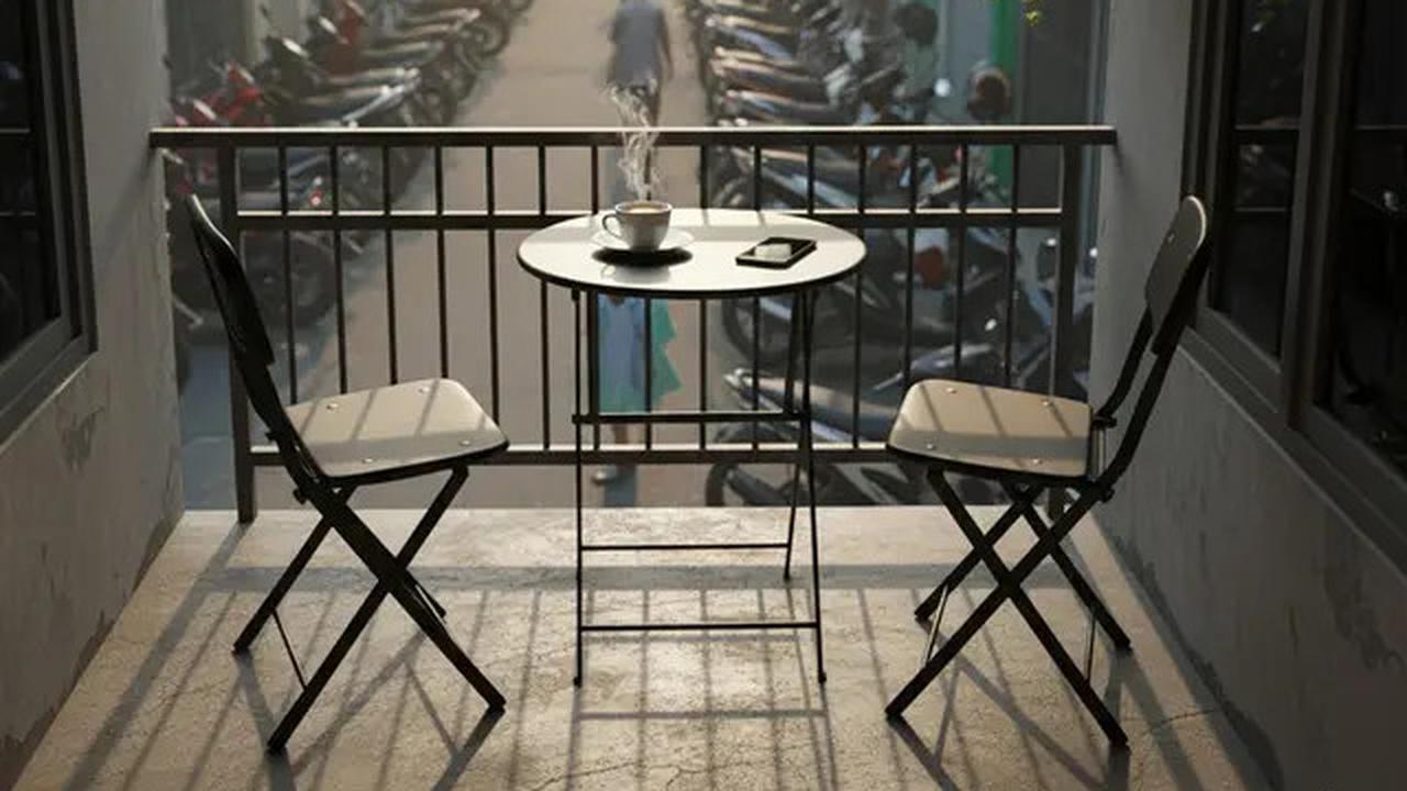 10 Ide Balkon Rumah Mungil di Lahan Terbatas yang Fungsional, Bikin Betah Nongkrong