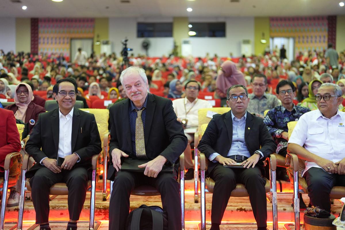 Anggaran Disiapkan, Mendiktisaintek Rancang Program Road to Nobel bagi Peneliti Muda Indonesia
