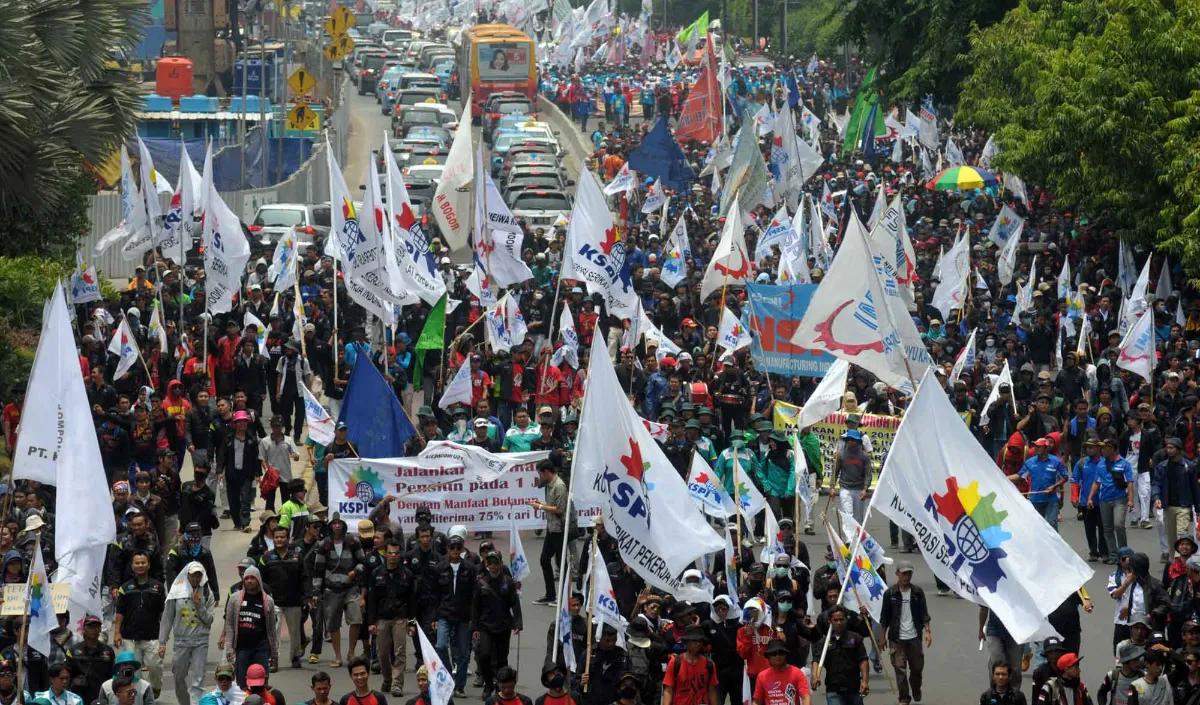 "Mogok nasional tidak dikenal dalam regulasi kita. Apakah mogok nasional adalah solusi dari permasalahan ini? Bukankah mogok itu timbulkan masalah baru?"