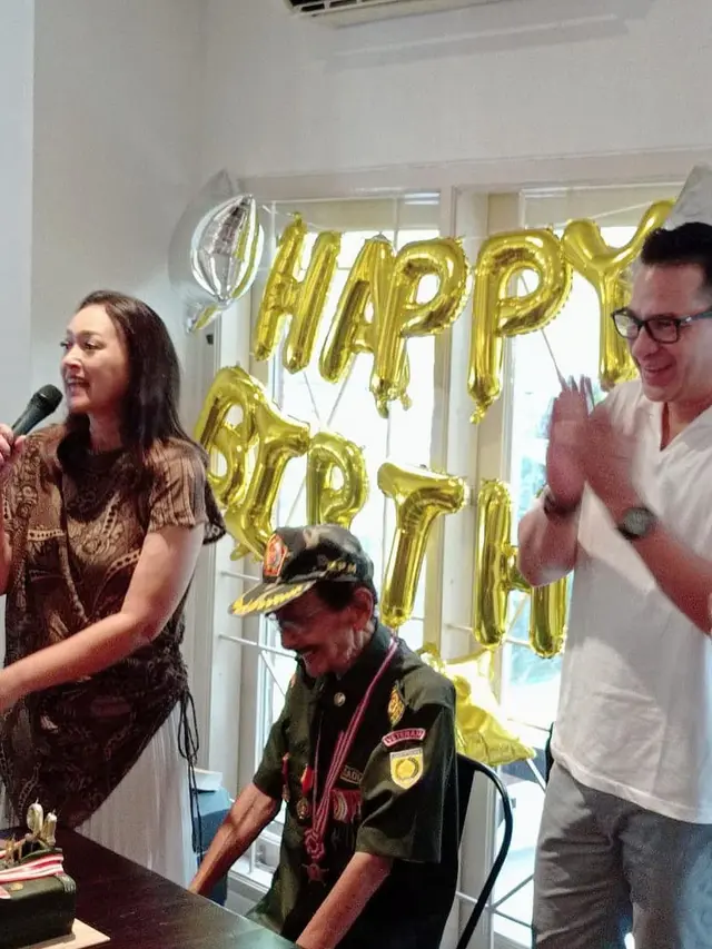 Momen Ulang Tahun Ayah Ira dan Ari Wibowo ke-94, Veteran Perang Kemerdekaan