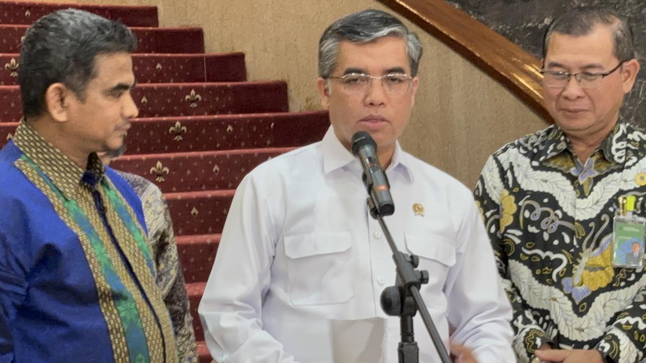 Menaker Buka Suara soal Isu PHK Massal PT Gudang Garam