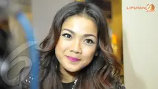 Wanita cantik yang mengawali karirnya sebagai VJ MTV Indonesia ini terlihat semakin menggemaskan saat tersenyum (Liputan6.com/Panji Diksana).