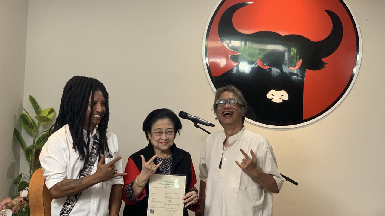 Ifdhal menambahkan, TPN Ganjar dan Timnas AMIN meninggalkan kepentingan politik masing-masing demi demokrasi. Sebab, menurut dia, masalah Butet ini merupakan ancaman terhadap demokrasi.&nbsp;