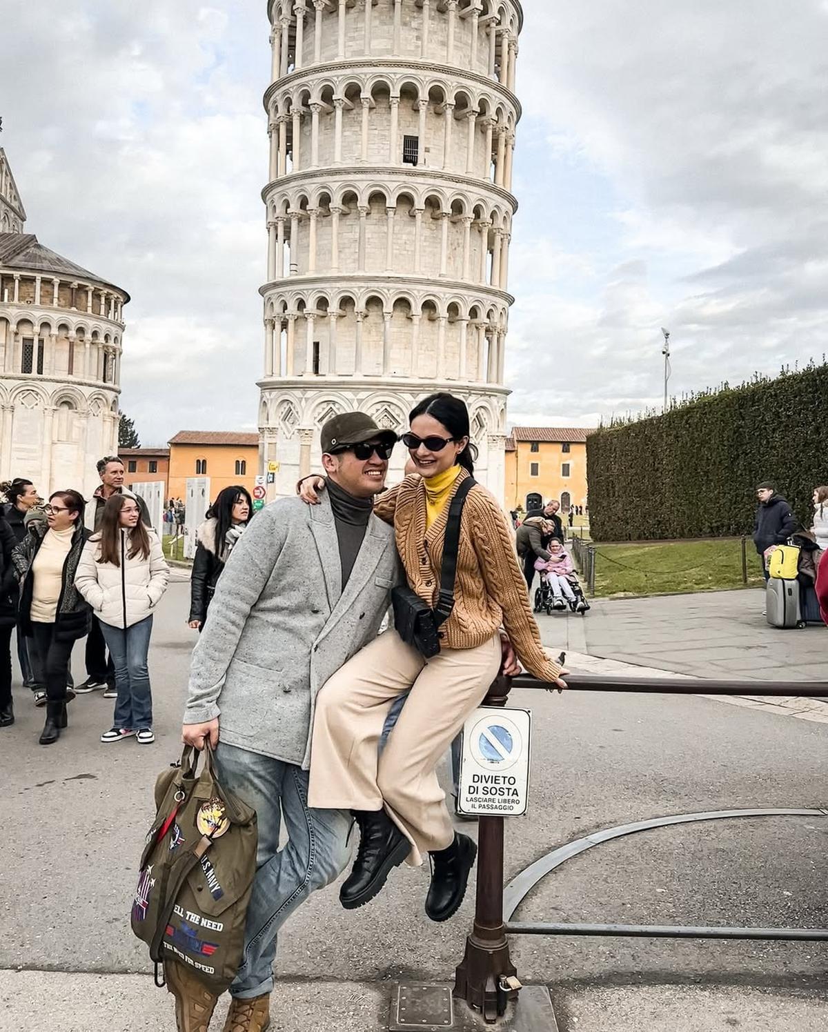 Potret Cantik Clara Bernadeth Liburan ke Italia, Oufitnya Simple tapi Elegan