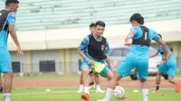 Malut United FC melakukan latihan jelang laga kontra Persela Lamongan. (Bola.com/Dok. Malut United FC)