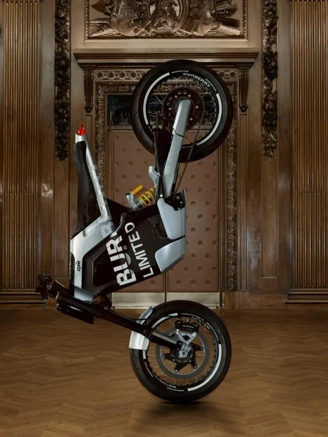 Lihat Lebih Dekat Motor Listrik Mewah Eksklusif Kolaborasi Burberry x DAB Motors