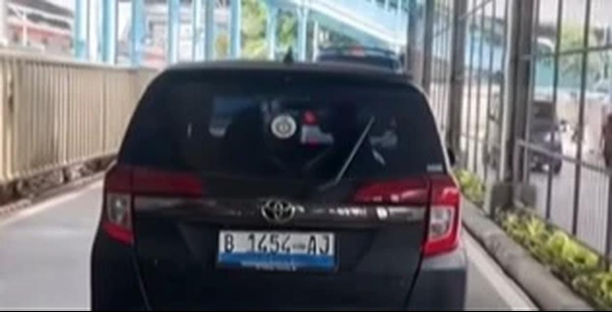 Tak Sesuai Aturan, Toyota Calya Pakai Pelat Biru Mobil Listrik dan Terancam Pidana