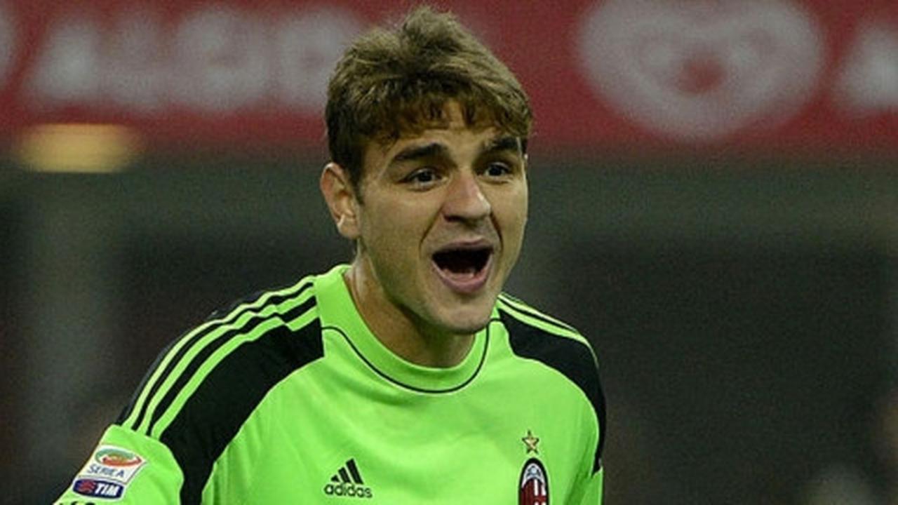 Cari pelapis Pepe Reina, Napoli incar kiper Milan