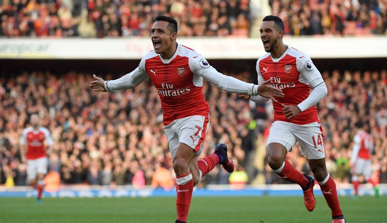 Pemain Arsenal, Alexis Sanchez, mencetak dua gol ke gawang AFC Bournemouth dalam laga pekan ke-13 Premier League 2016-2017 di Stadion Emirates, Minggu (27/11/2016). (Reuters/Toby Melville)