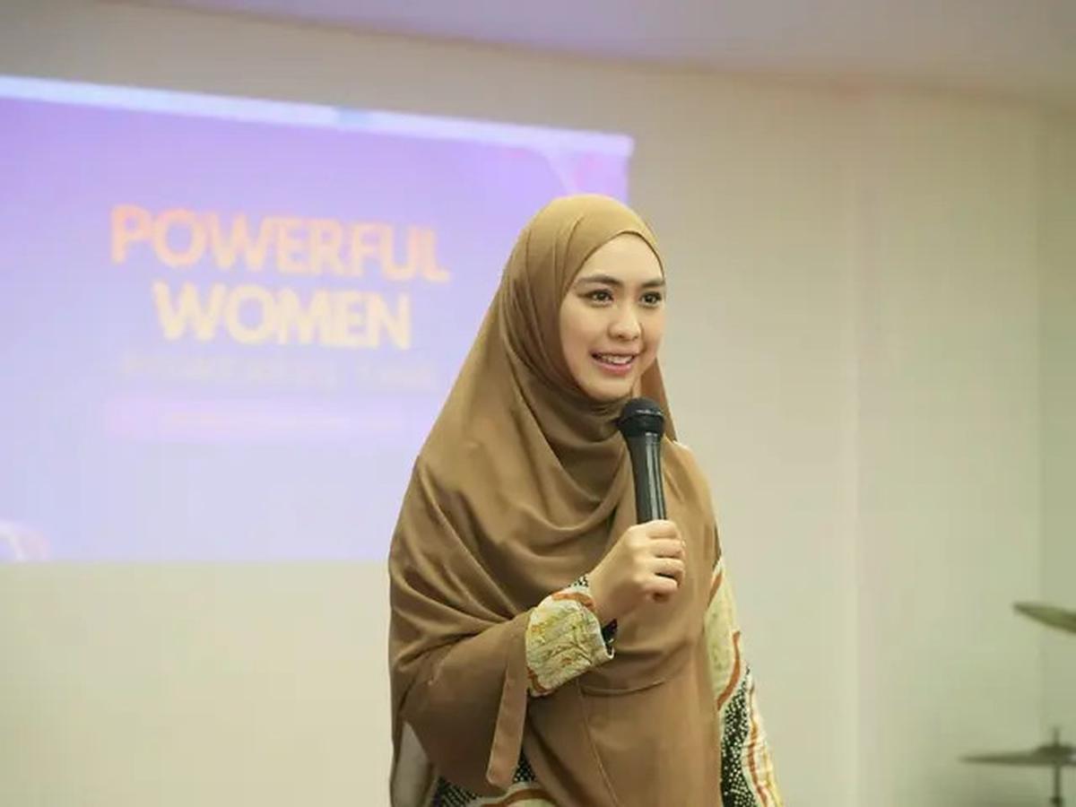 Cerita Oki Setiana Dewi Jaga Kesehatan Selama Belajar di Mesir, Atur Pola Makan Hingga Lirik Propolis