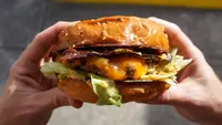 11 Rekomendasi Burger Enak di Yogyakarta 2026, Pilihan Terbaik untuk Pencinta Kuliner