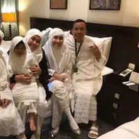 Ayu Ting Ting dan keluarga mengucapkan selamat menjalankan ibadah puasa dalam Ramadan 2017 (Instagram/@ayutingting92)