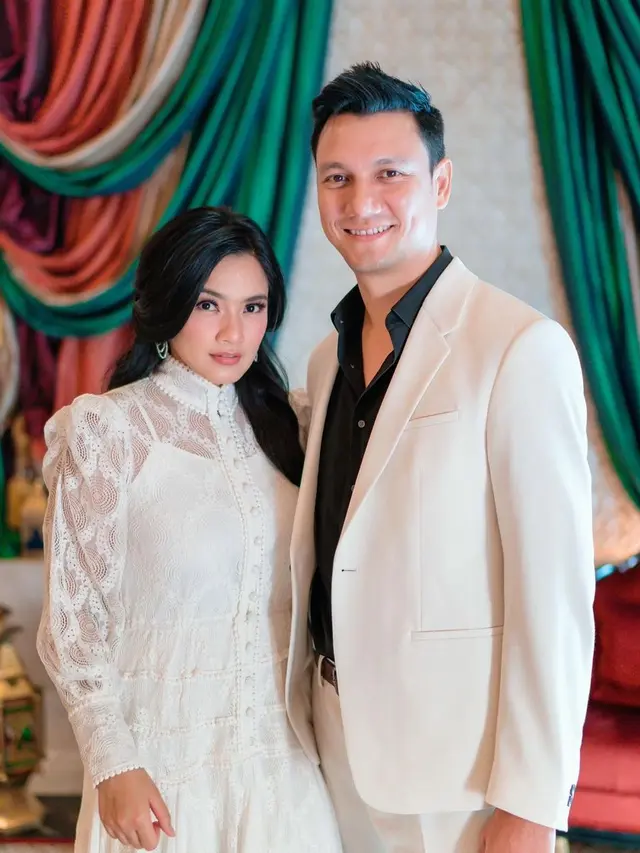 Akui Tak Pernah Bosan Meski 20 Tahun Bersama, 6 Potret Kompak Christian Sugiono dan Titi Kamal