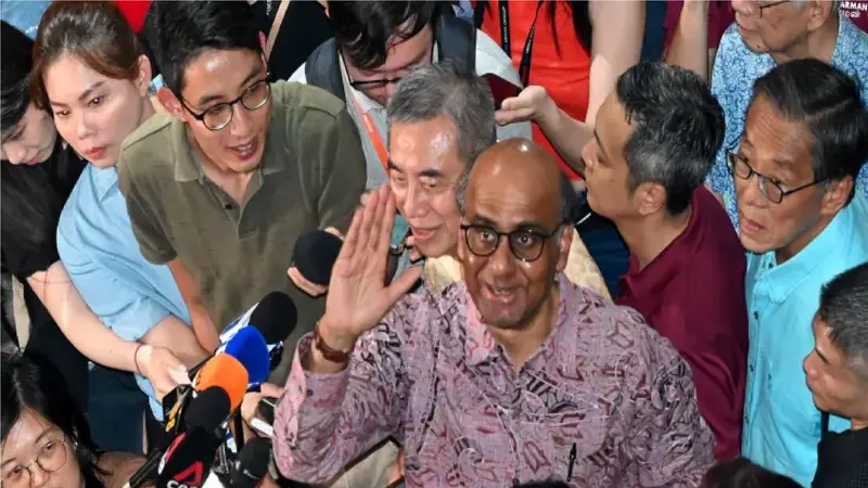 Mantan wakil perdana menteri Tharman Shanmugaratnam, 66, akan menjadi presiden Singapura kesembilan setelah memperoleh 70,4% suara. (AFP)